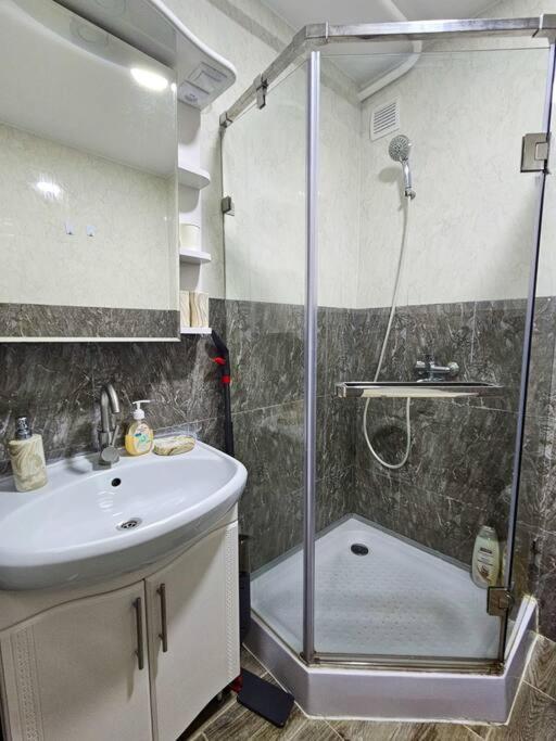 2 Bedroom Central Apartment Chisinau Exterior photo